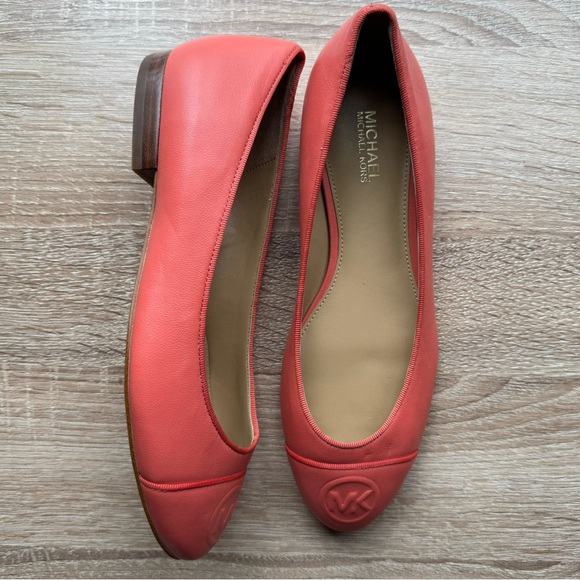NWOB Michael Kors MK Logo Ballet Flats in Coral Pink - Picture 4 of 10